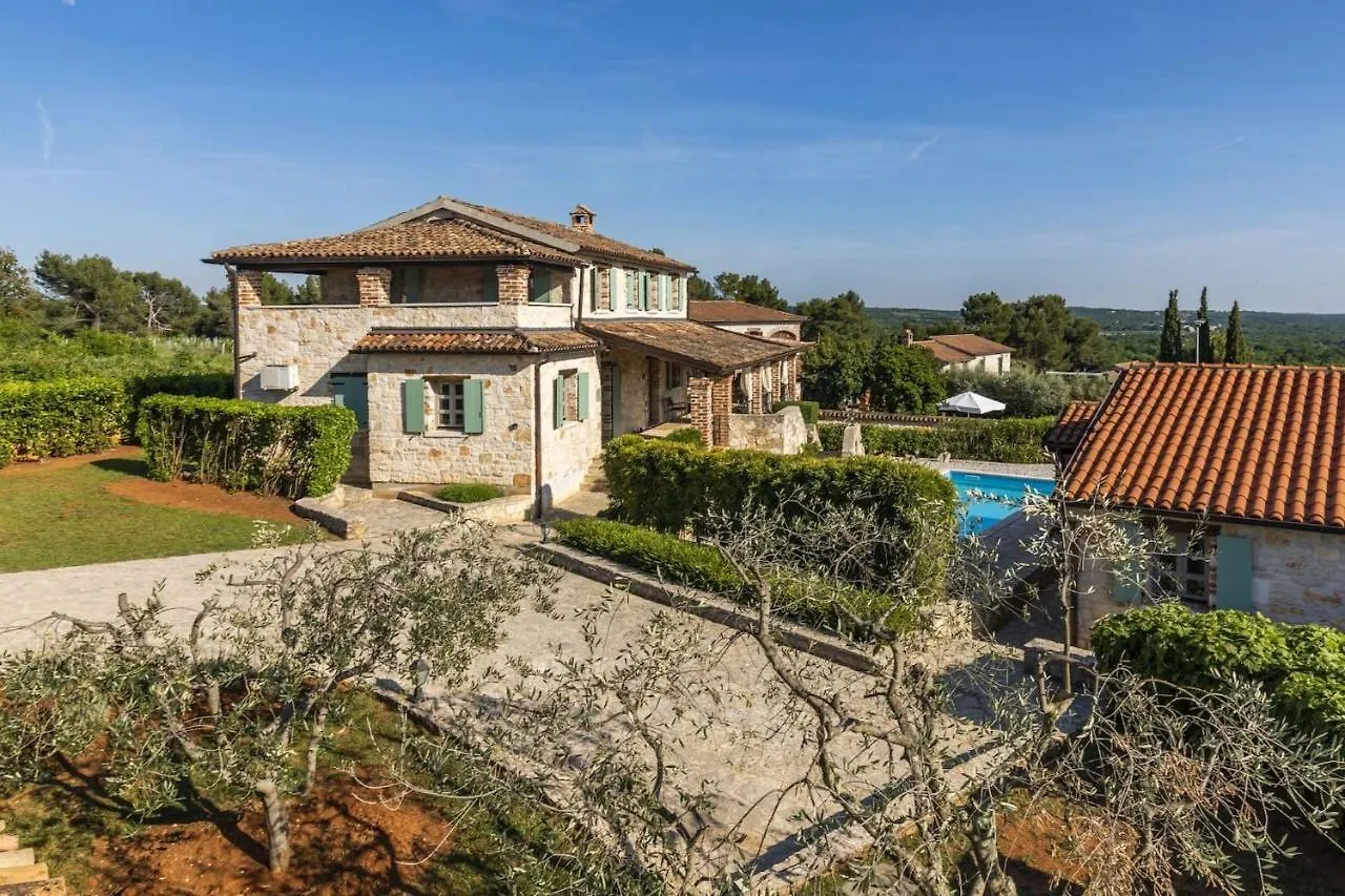 Rustic Villa Amyra With Pool And Grill In Porec Sveti Lovreč Pazenatički