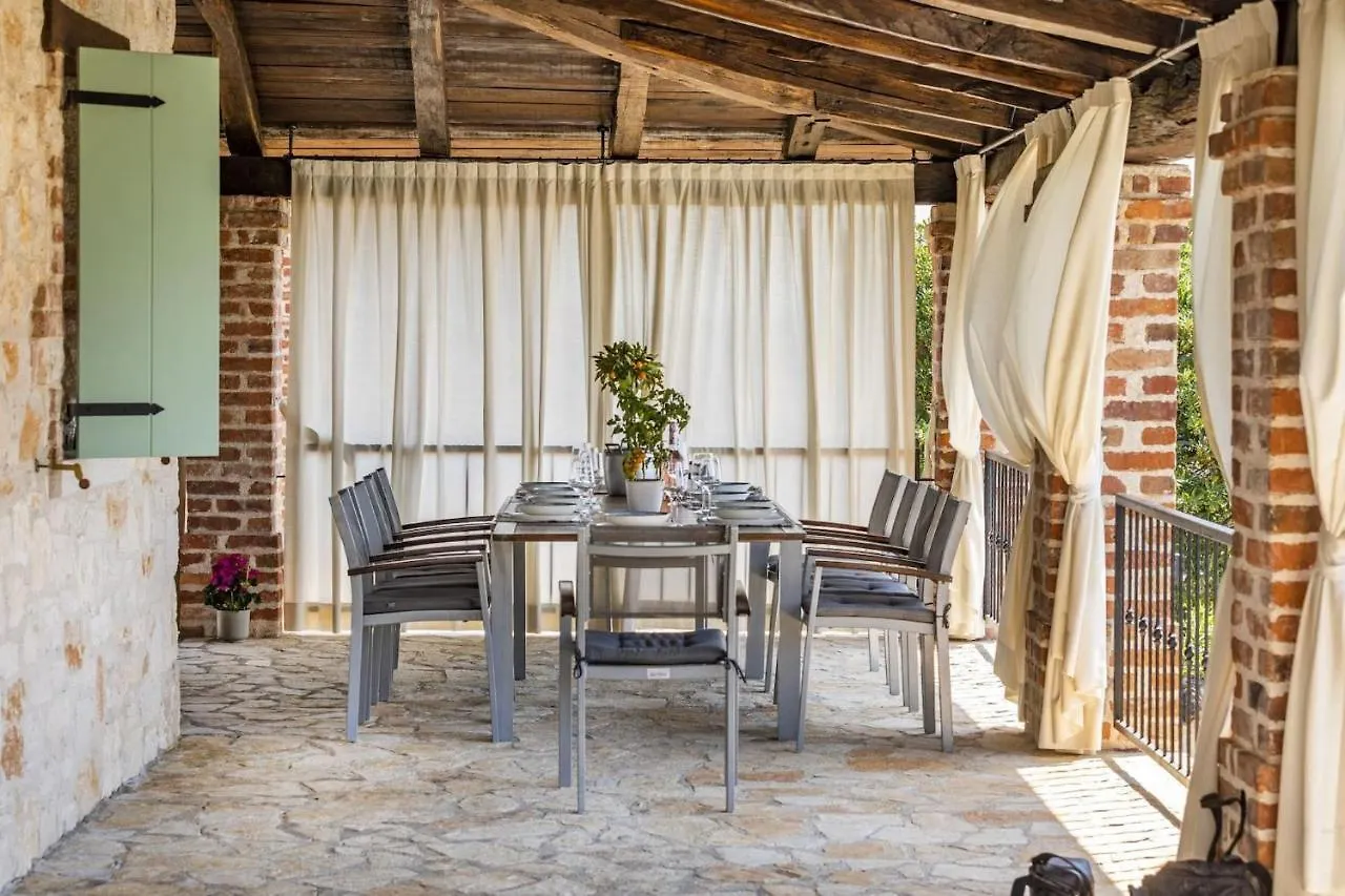 Rustic Villa Amyra With Pool And Grill In Porec Sveti Lovreč Pazenatički 0*,