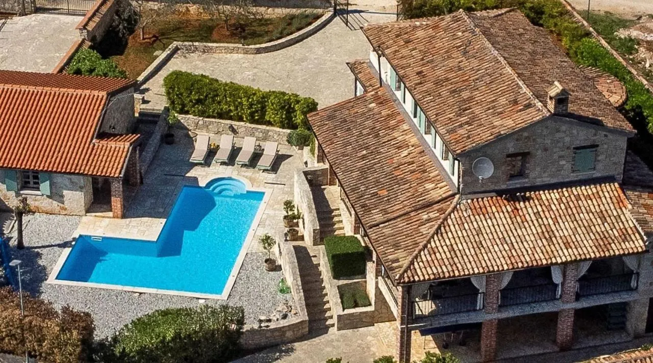 Rustic Villa Amyra With Pool And Grill In Porec Sveti Lovreč Pazenatički كرواتيا